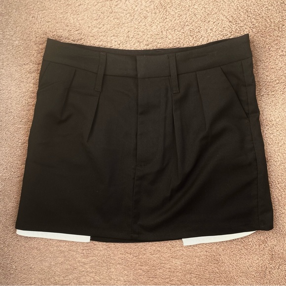 H&M black mini skirt - Picture 2 of 5